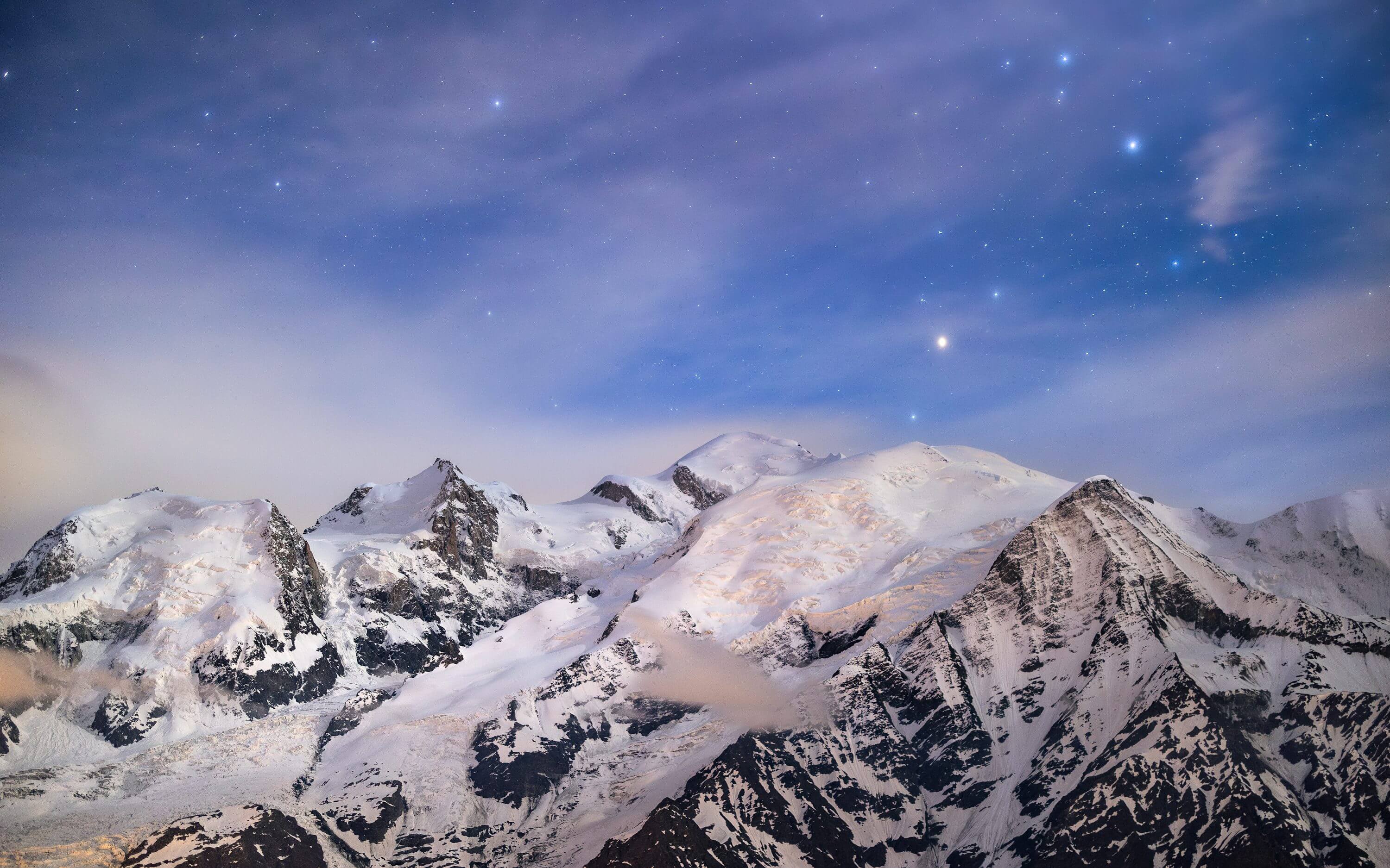Snowy mountains of the Swiss Alps